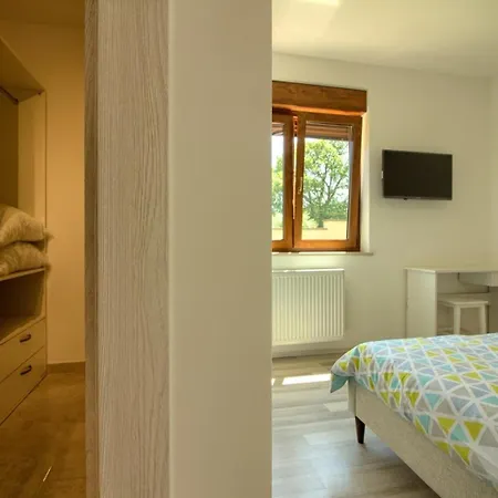 Mit Privatpool Fuer 8 Personen Ca 120 Qm In Sisan, Istrien Suedkueste Von Istrien Holiday home *